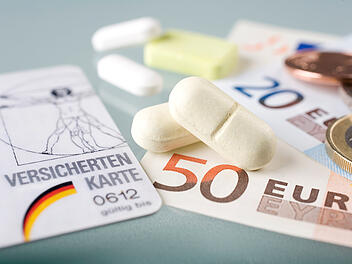 Krankheit, Gesundheit, Steuern absetzen, Finanzamt, Behandlungskosten, Medikamente
