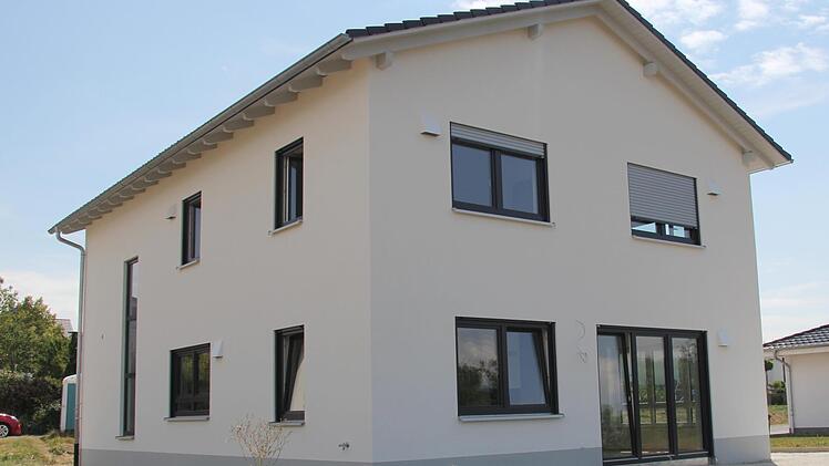 Das Sonnefelder Traditionsunternehmen hat wieder ein modernes Einfamilienhaus konzipiert.
