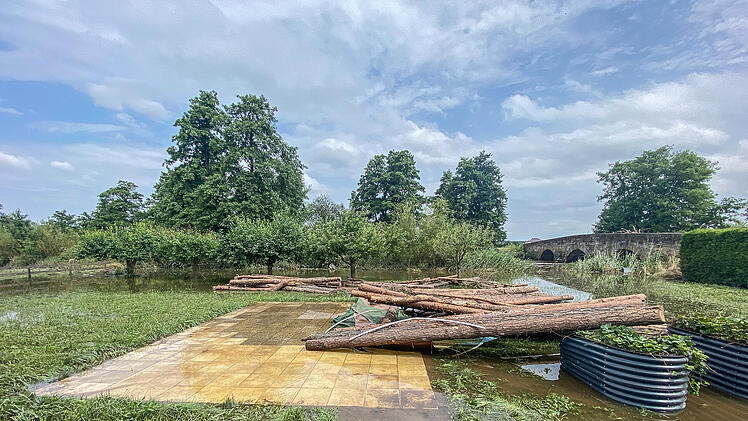 Adelsdorf: Nach Hochwasser - Anwohnerin berichtet vom Horror-Samstag