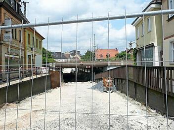 Menschenleere Baustelle Unterführung. Anlieger sorgen sich, dass die Belastungen noch länger andauern. Fotos: Ramona Popp