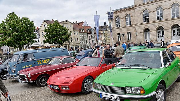 Auf dem Coburger Schlossplatz: Hunderte von Oldtimern konnten bestaunt werden.