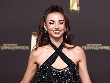 Ekaterina Leonova Ekaterina Leonova war Trauzeugin ihrer "Let's Dance"-Kollegin Mariia Maksina.