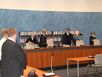 Nach fünf Verhandlungstagen endete am Donnerstag der Raps-Prozess vor der Hofer Wirtschaftsstrafkammer. Der Ex-Manager von Raps Belgien aus Kulmbach muss viereinhalb Jahre ins Gefängnis. Foto: Stephan Tiroch