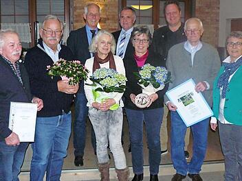 Unser Bild zeigt (von links) Manfred Schmidt, Werner Habel, Stadtrat Michael Pfitzner, F. Sandler, Kreisvorsitzender G&uuml;nter Reif, Karin Geyer, Ingo Lehmann, Otto M&uuml;ller und Vorsitzende Ingrid Sesselmann. Foto: privat