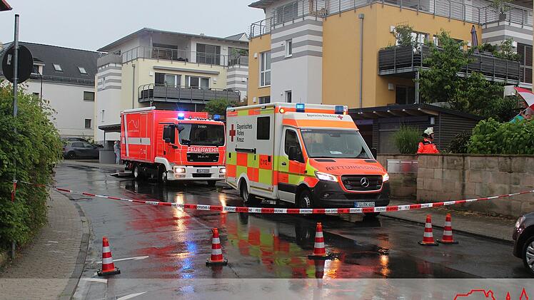 Cadolzburg: Blitzeinschlag in Einfamilienhaus - "Flammen schlugen aus Dach"