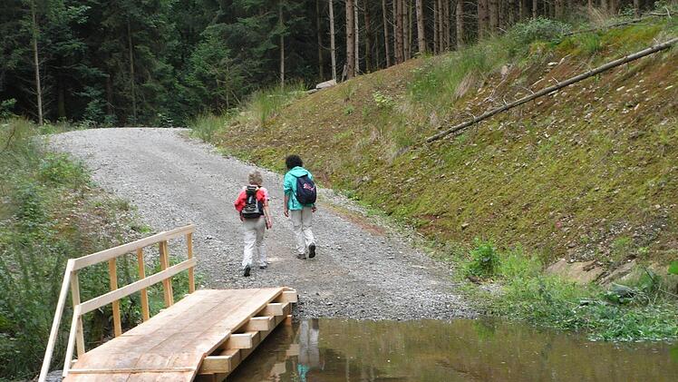Über die Brücke. Foto: Joachim Rübel
