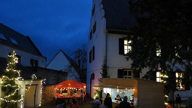 Romantische Stimmung am Weihnachtsmarktabend. Foto: Doris Bauer
