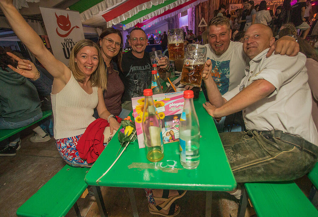 Die Cover- und Partyband "Tasty 7" spielten am Samstag.