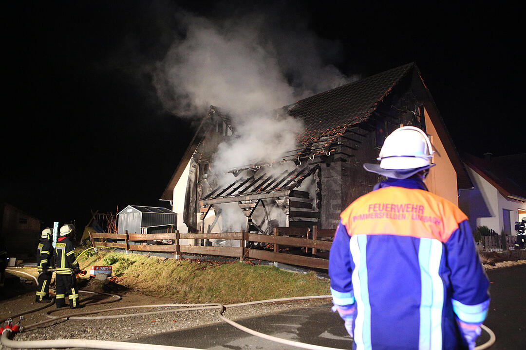 Pommersfelden (Landkreis Bamberg): Feuer zerstört Einfamilienhaus