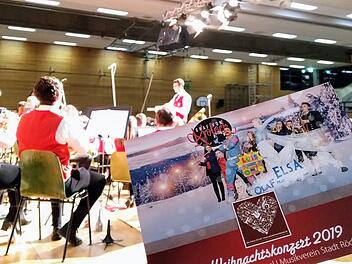Großer Auftritt:  Das gemeinsame Weihnachtskonzert von Jugendorchester und Musikverein wurde zum umjubelten Erfolg in der Franz-Goebel-Halle in Rödental.Foto: Jochen Berger