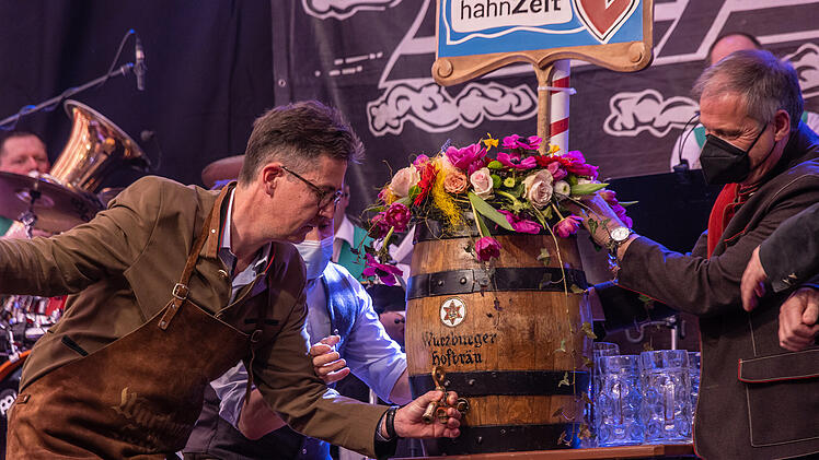 Nach zwei Jahren Corona-Pause: Erstes Volksfest in Bayern eröffnet