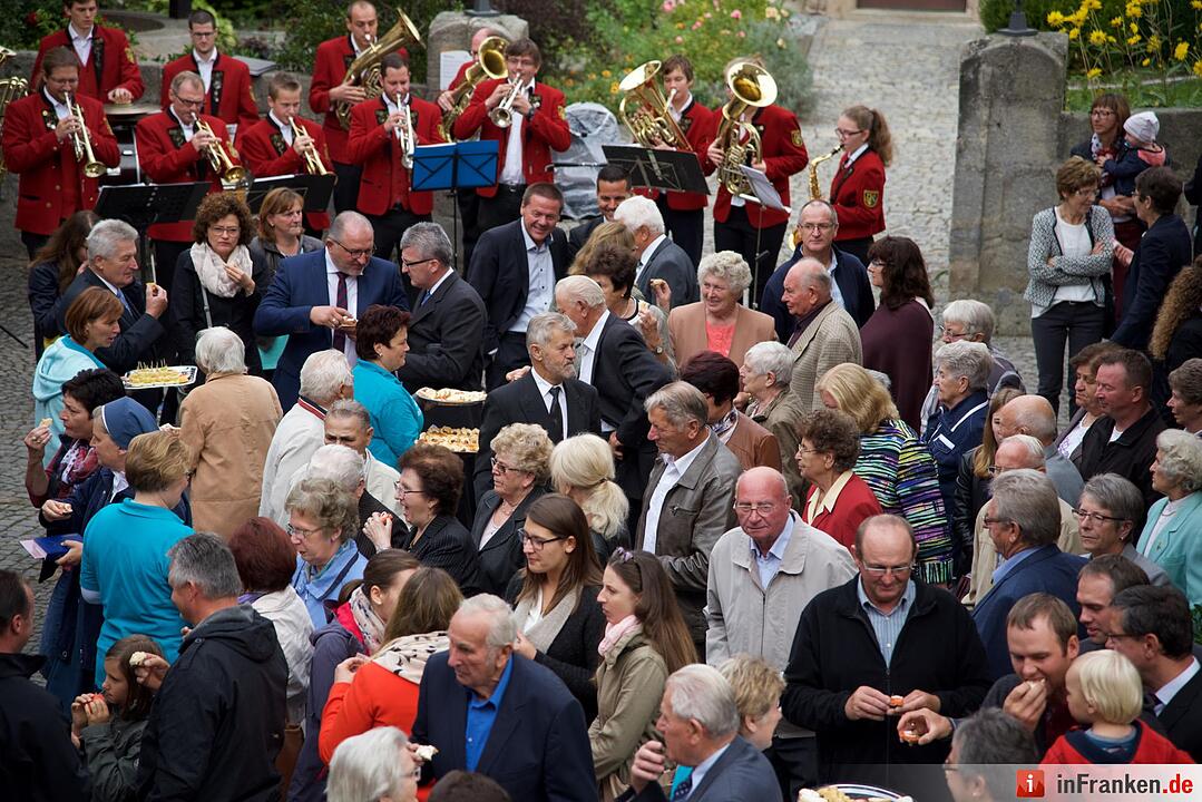 Nach einjähriger Kirchensanierung: Hannberg feiert die Wiedereröffnung der Wehrkirche der Pfarrei Geburt Mariens Hannberg
