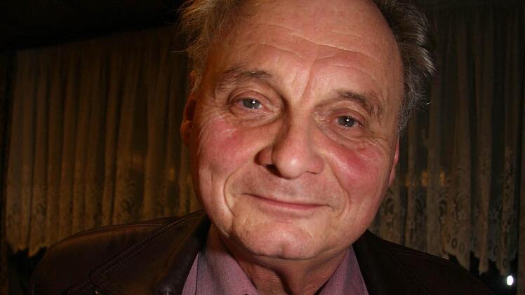 3 Karl Heinz Ramming wurde zum Ehrenmitglied ernannt. Er hat sich große Verdienste um den Verein erworben, ist seit 2007 als Schriftführer tätig und hat auch bei der neuen Satzung für den Nachfolgeverein der Naturfreunde - Natur & Freizeit Thurnau - mitgewirkt. Foto: Sonja Adam