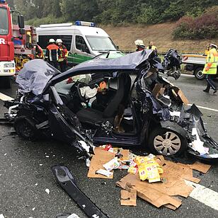 Schwerer Unfall nach Starkregen auf A9 bei Bayreuth