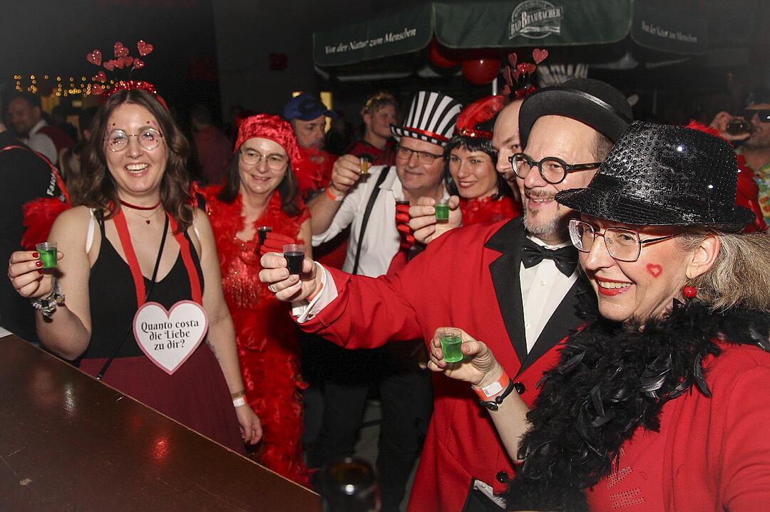 Faschingsparty vom Feinsten in der Stadthalle Stadtsteinach.