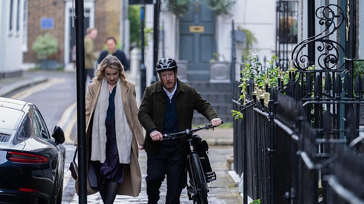 Chelsea Detective Max Arnold (Adrian Scarborough) und seine Exfrau Astrid (Anamaria Marinca) sind schon l&auml;nger getrennt, doch besonders Astrid ist daran interessiert, ihrer Beziehung noch eine Chance zu geben. Sie &uuml;berredet Max zu einer Paartherapie.