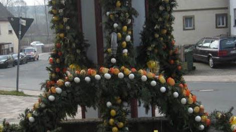 Osterbrunnen in Amlingstadt, Foto: Johann und Elisabeth Fleischmann