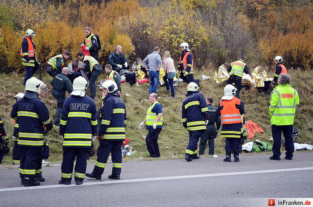 Bus mit Kindern bei Erfurt verunglückt