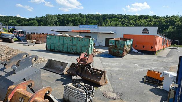 Auf diesem Grundst&uuml;ck in der Robert-Koch-Stra&szlig;e in Lichtenfels soll der Neubau f&uuml;r Kaufland entstehen. Aus dem jetzigen Geb&auml;ude auf dem angrenzenden Grundst&uuml;cke w&uuml;rde der Supermarkt dann ausziehen.  Foto: Ronald Rinklef