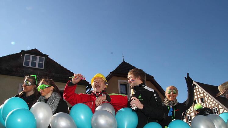 Marktplatztreiben in Stadtsteinach Foto: Jürgen Gärtner