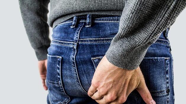 Jucken, es brennt und schmerzt beim Stuhlgang. Hämorrhoiden sind nicht leicht zu ertragen und sollte frühzeitig erkannt werden. Symbolbild: derneuemann/Pixabay