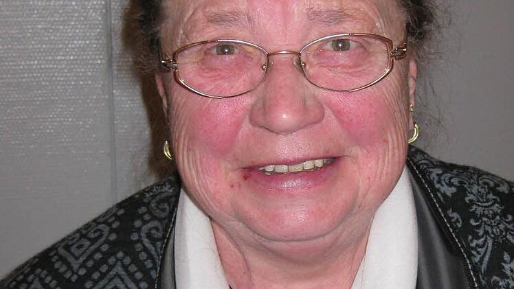 Im Publikum saß auch die "Grande Dame" der PWG, Hildegard Böhm. Ihr Name ist untrennbar mit der PWG verbunden. "Ungers Rückblick hat mich an so manche Begebenheit erinnert. Ich habe gerne Kommunalpolitik gemacht. Das Ehrenamt hat ein Danke verdient, denn es gibt noch sehr, sehr viele, die sich abzappeln", sieht sie auch die Bemühungen vieler junger Menschen.