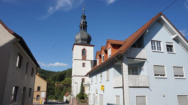 Parkflächen im Ortsbereich von Zeitlofs zu schaffen, ist ein Anliegen des  integrierten städtebaulichen Entwicklungskonzeptes (ISEK). Foto: Marion  Eckert