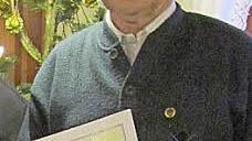 Georg Linz wurde für 40-jährige Mitgliedschaft beim Gesangverein Schlammersdorf geehrt. Foto: erl