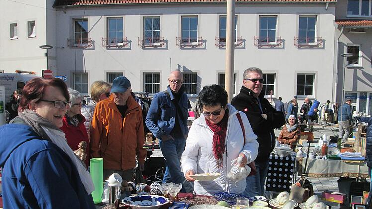 Flohmarkt auf dem ViehmarktFoto: Winfried Ehling