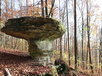 Um den "Teufelstisch" auf dem Eberhardsberg ranken sich gleich mehrere Sagen.  Foto: Alexandra Kraus