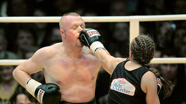 Regina Halmich und Stefan Raab (2007)