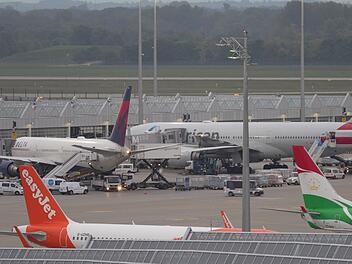 Nach Drohnensichtung am Flughafen München - Flugbetrieb