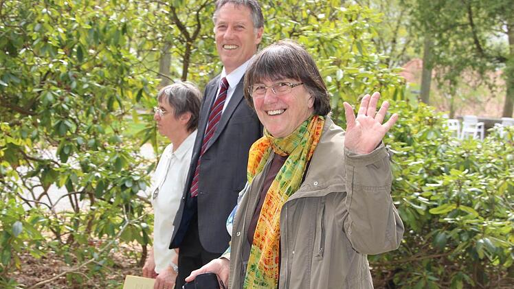 Hermann Hadwiger und Schlossparkführerin Monika Conrad.