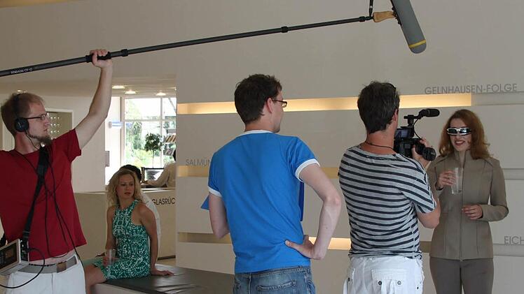 "Film ab!" Der Dreh zum neuen Image-Film beginnt mit der ersten Szene in der Heilquellen-Lounge im Staatsbad. Fotos: Sebastian Vogt