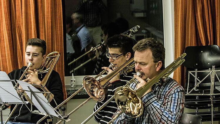 Impressionen von der Probenarbeit der Blaskapelle MeederFoto: Jochen Berger