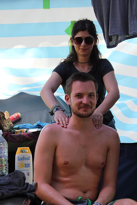 Liebe liegt in der Festivalluft: Verliebte bei Rock im Park