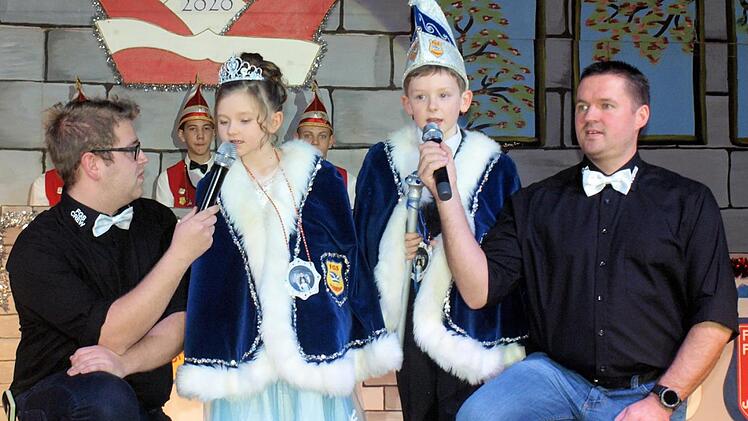 Prinzessin Amelie I. und Prinz Nils I. eröffneten die Kinderbütt.Susanne Deuerling