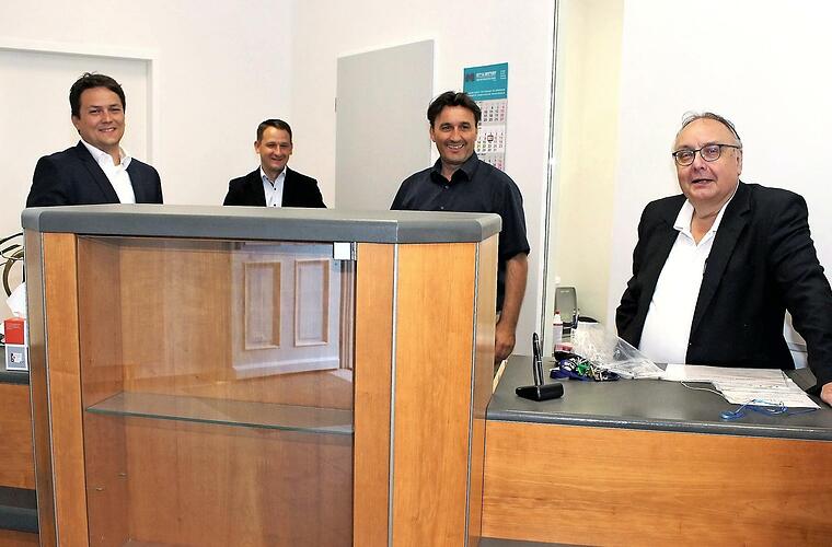Bank und Arztpraxis ziehen in WG - Vimarsana News