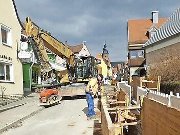 Der Wasserleitungsneubau in Gößweinstein ist in vollem Gange, die Ortsdurchfahrt bleibt geraume Zeit noch gesperrt.