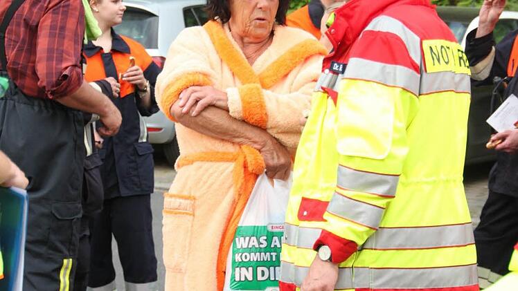 Gegen 18.30 Uhr konnten die Patienten wieder zurück ins Haus. Foto: Paul Ziegler