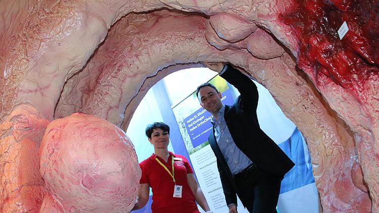 Ein begehbares Darm-Modell hat das Bad Kissinger Helios-Sankt-Elisabeth-Krankenhaus  aufgebaut. Foto: Ralf Ruppert