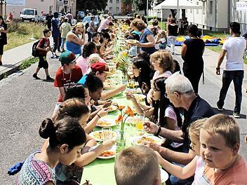 Beim Spaghetti-Schlemmen wurde Gemeinschaft gro&szlig;geschrieben. Foto: Iso