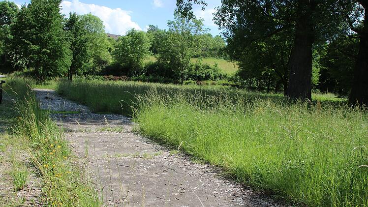 Die Bodenplatte der Umkleidekabinen ist noch heute vorhanden. Thomas Malz