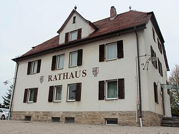 Im Rannunger Rathaus ging es in der jüngsten Gemeinderatssitzung rund: Josef Holzheimer beschwerte sich, warum der Haushaltsplan noch nicht vorliege.