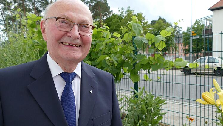 Priesterjubilar Gerhard Förch ist weiterhin im Bamberger Osten aktiv.  Foto: Marion Krüger-Hundrup