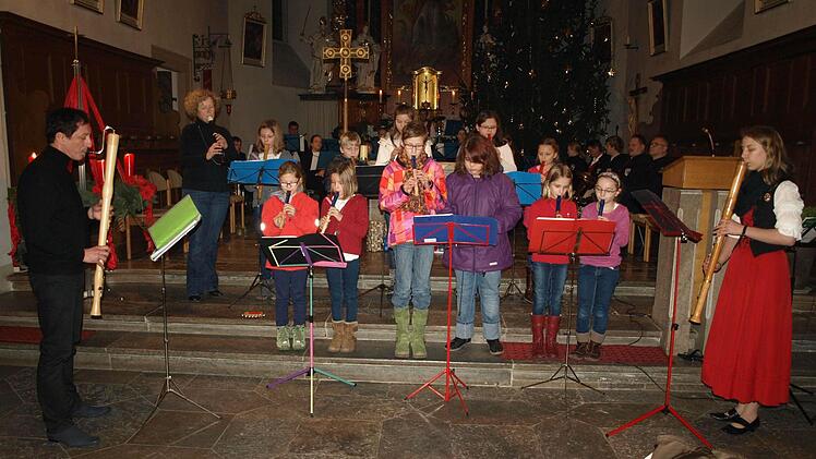 Schön spielte die Blockflötengruppe.