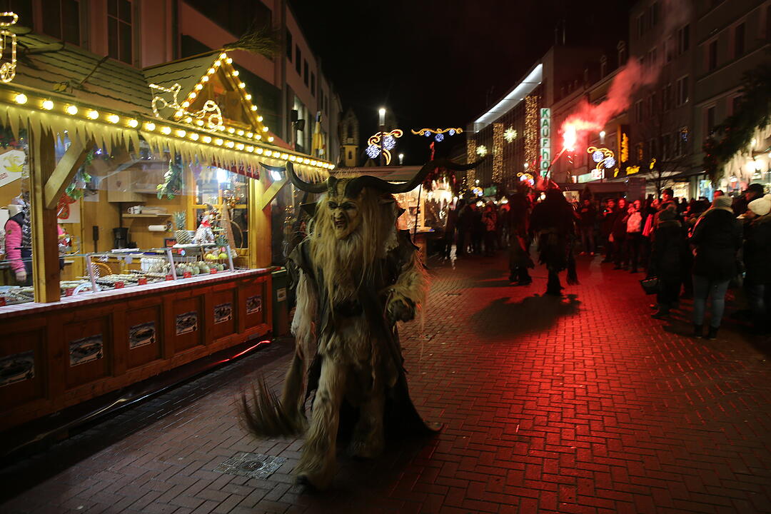Oberfranken: Seltsame Gestalten auf dem Weihnachtsmarkt