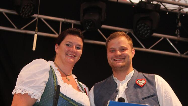 Andrea Schuberth singt  in  der "Presssack-Combo" gemeinsam mit Marcel Ott. Foto: Sonny Adam