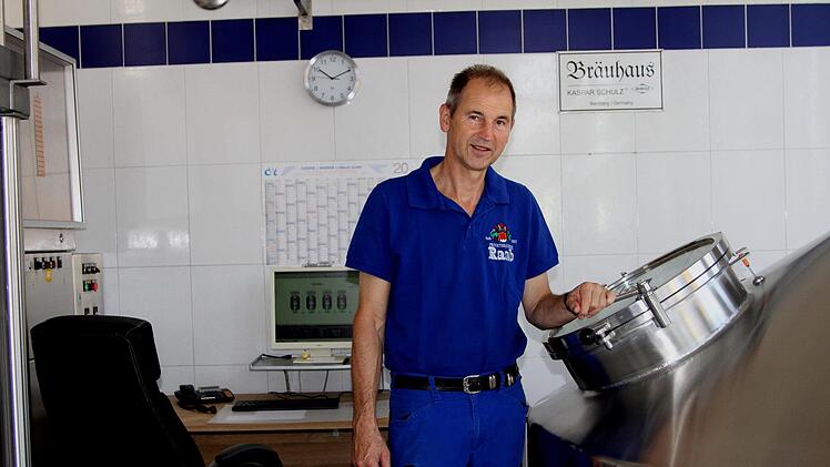 Michael Raab im Sudhaus seiner Brauerei in Hofheim