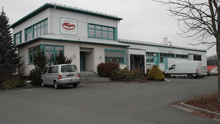 Das Gebäude der Metzgerei Weiß steht zur Zwangsversteigerung an. Der Verkehrswert wird auf 535.000 Euro beziffert. Ob sich am 30. April vor dem Amtsgericht in Bayreuth ein Käufer findet? Foto: Archiv/Anna Lienhardt